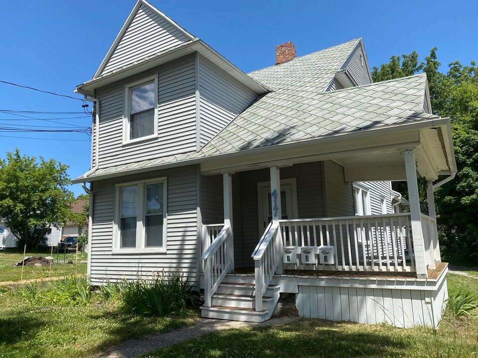 417 Liberty St, Unit 1 in Lansing, MI - Building Photo