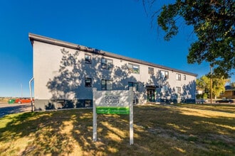 Scenic Court in Lethbridge, AB - Building Photo - Building Photo