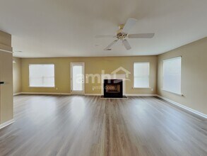 501 Timber Meadow Lake in Fuquay Varina, NC - Building Photo - Building Photo