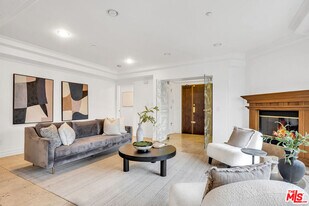 871 Granville Ave in Los Angeles, CA - Building Photo