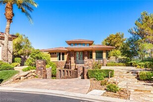 2 Castle Oaks Ct in Las Vegas, NV - Building Photo