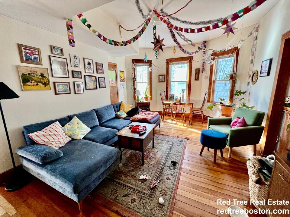 348 Faneuil St, Unit 3 in Boston, MA - Building Photo