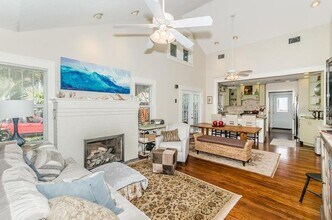 305 15th Ave NE in St. Petersburg, FL - Building Photo - Building Photo