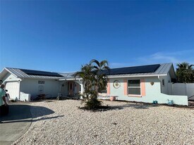 6108 11th Ave W in Bradenton, FL - Building Photo