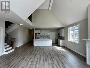 147 Courtland St in Collingwood, ON - Building Photo - Building Photo