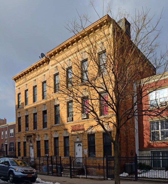 183 Eldert St in Brooklyn, NY - Building Photo