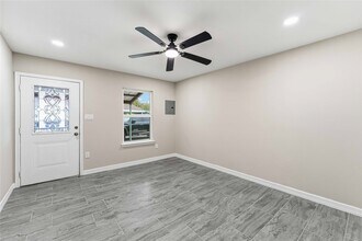 8137 Way St in Houston, TX - Building Photo - Building Photo