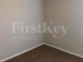 4884 Walden Glen St in Memphis, TN - Building Photo - Building Photo