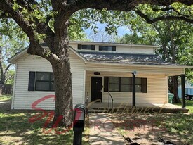 1272 W Mc Neill in Stephenville, TX - Building Photo