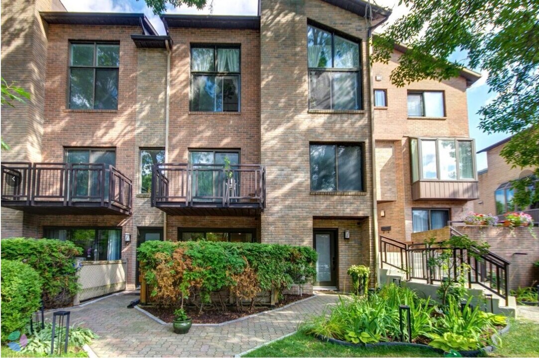 161 Terry Fox Rue in Verdun, QC - Building Photo