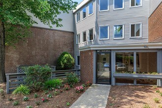 510 Main in East Haven, CT - Building Photo - Building Photo