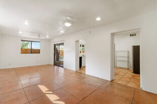 1030 N Tucson Blvd in Tucson, AZ - Building Photo