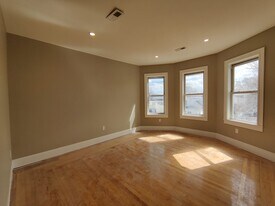 29 Cameron Ave, Unit 3 in Somerville, MA - Building Photo