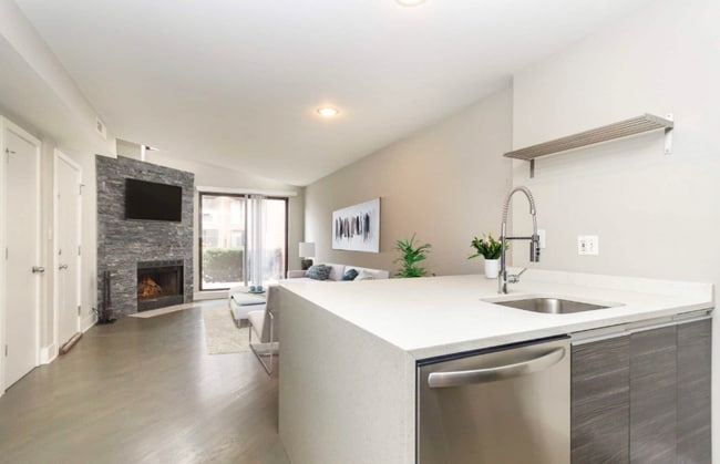 941 W Grace St, Unit 202 in Chicago, IL - Building Photo - Building Photo