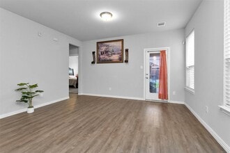 107 Wedgewood Trce Ln in La Porte, TX - Building Photo - Building Photo