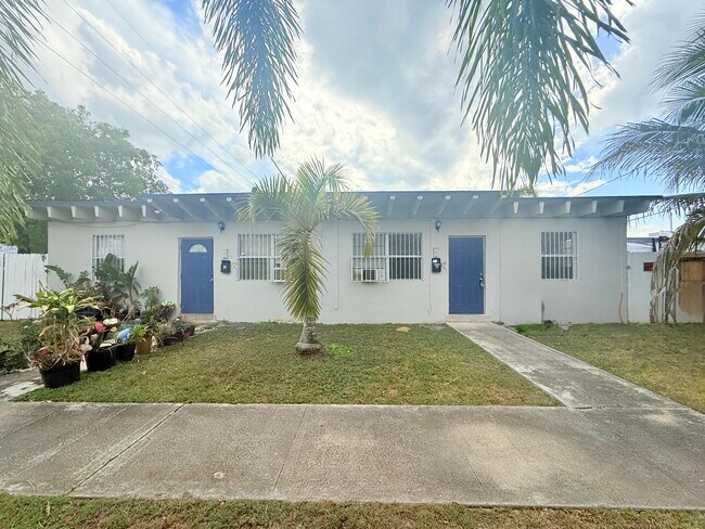 1017 SW 8th St in Homestead, FL - Building Photo - Building Photo