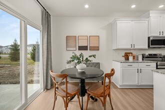 3298 Joshstock Dr in Columbus, OH - Foto de edificio - Building Photo