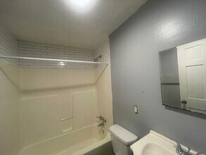 517 W Water St Ext in Lincolnton, NC - Building Photo - Building Photo