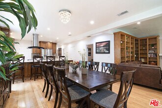517 N Poinsettia Pl in Los Angeles, CA - Building Photo - Building Photo
