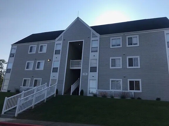 1336 Hunters Rd in Harrisonburg, VA - Foto de edificio