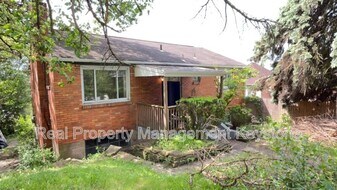 2509 Farkas Pl in Pittsburgh, PA - Building Photo