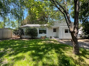 3161 SE 81st Ave in Portland, OR - Building Photo - Building Photo