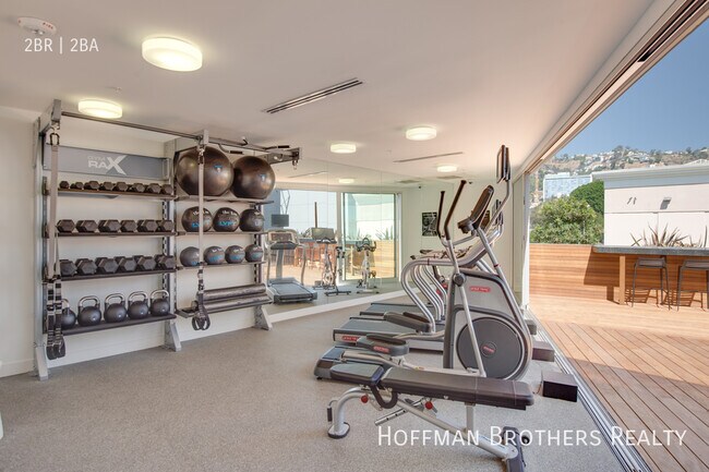 1030 Kings Rd, Unit 202A in West Hollywood, CA - Foto de edificio - Building Photo