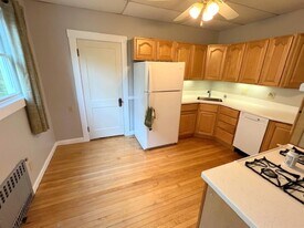 76 Powder House Blvd, Unit 1 in Somerville, MA - Building Photo