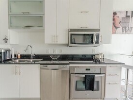 60 SW 13th St, Unit 2211 in Miami, FL - Building Photo