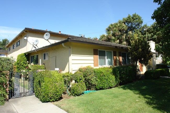 211 Greendale Way in San Jose, CA - Foto de edificio - Building Photo