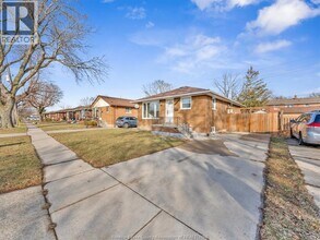 1270 Laurendeau Ave in Windsor, ON - Building Photo - Building Photo