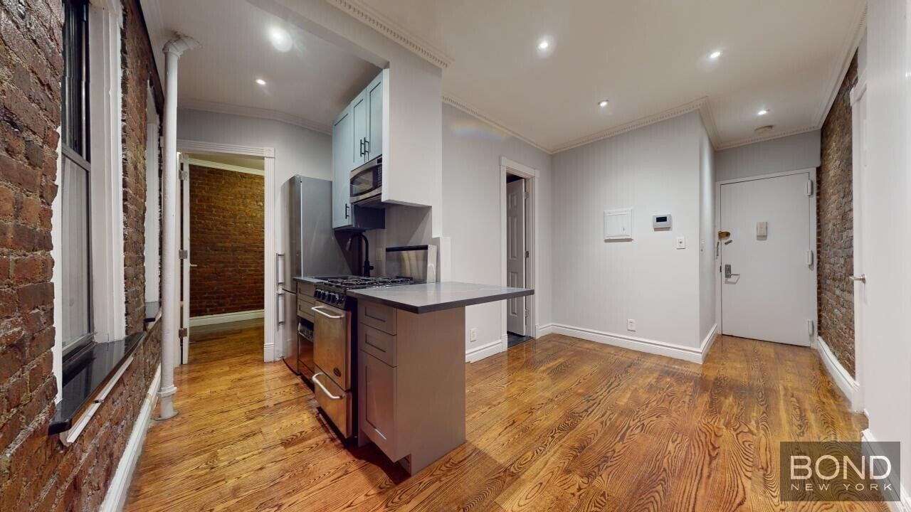 416 E 13th St in New York, NY - Building Photo