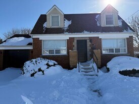 35 Ashall Blvd in Toronto, ON - Building Photo