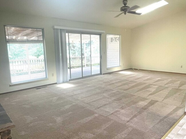 18888 Chickadee Ct in Penn Valley, CA - Building Photo - Building Photo
