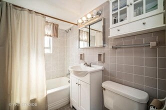 4914 Louise St, Unit #1 in Skokie, IL - Foto de edificio - Building Photo