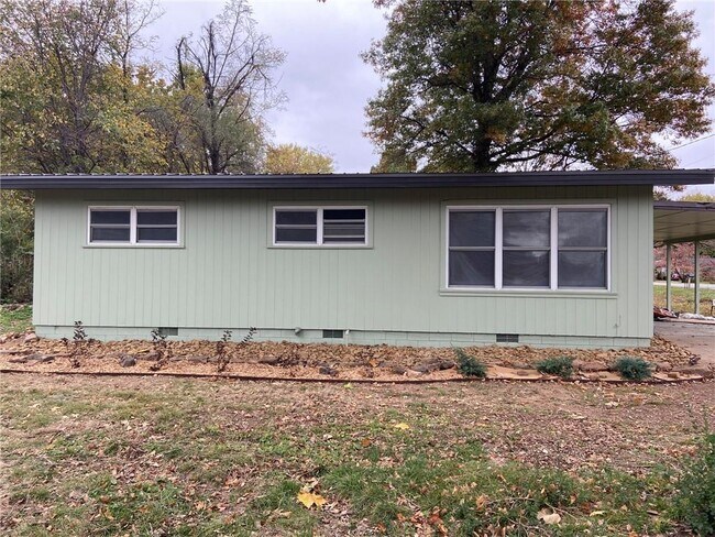 3070 W Mt Comfort Rd in Fayetteville, AR - Building Photo - Building Photo