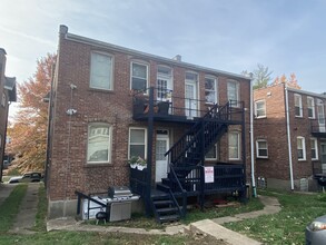 5331 Bancroft Ave, Unit 1E in St. Louis, MO - Foto de edificio - Building Photo