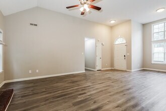 10990 Knotty Pine Pl in Hampton, GA - Building Photo - Building Photo