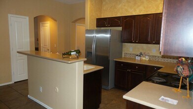 14082 W Rosewood Dr in Surprise, AZ - Building Photo - Building Photo