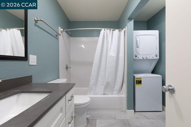 4800 Bayview Ave in Richmond, CA - Building Photo - Building Photo