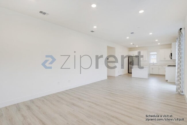 6100 Oak Leaf Pl in Cotati, CA - Foto de edificio - Building Photo