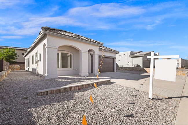 13613 Gatton St in El Paso, TX - Building Photo - Building Photo