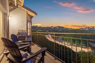 6666 Charing Cross Rd in Oakland, CA - Building Photo