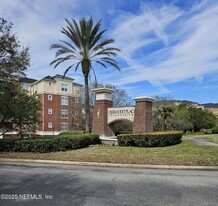 4480 Deerwood Lake Pkwy in Jacksonville, FL - Building Photo