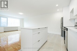 49 Glen Elm Ave in Toronto, ON - Building Photo - Building Photo