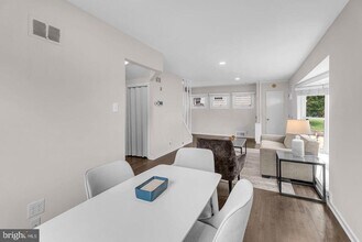 6604 Cavalier Dr in Alexandria, VA - Building Photo - Building Photo