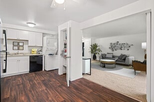 Bluffs at Evergreen in Everett, WA - Building Photo