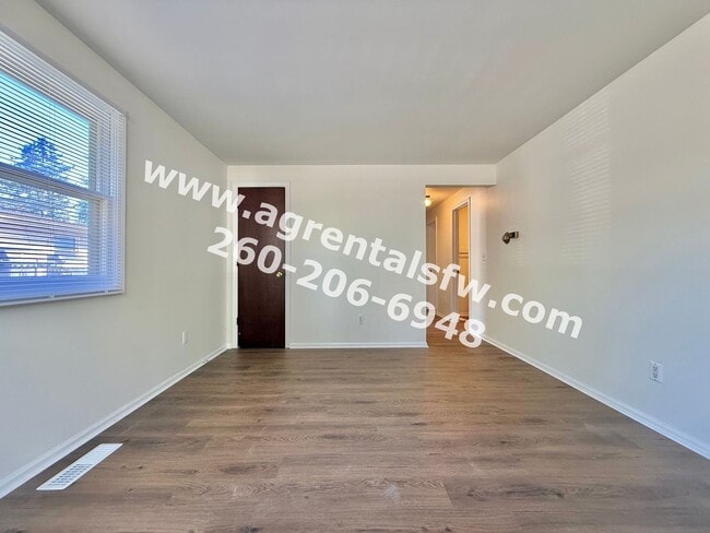 359 W Cox Dr in Fort Wayne, IN - Building Photo - Building Photo
