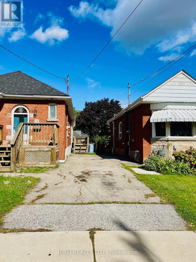 115 Brucedale Ave E in Hamilton, ON - Building Photo - Building Photo