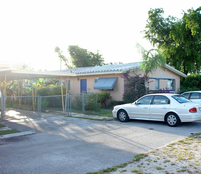 1100 NE 11th Ave in Fort Lauderdale, FL - Building Photo